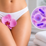 Hombre junto a ilustración microscópica de Neisseria gonorrhoeae