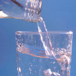 Ocho vasos al día de líquidos es la recomendación de los expertos para la correcta hidratación