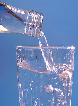 Ocho vasos al día de líquidos es la recomendación de los expertos para la correcta hidratación