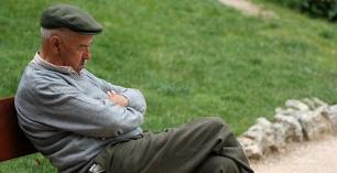 los adultos sanos pueden necesitar menos sueño a medida que envejecen