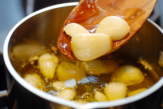 El aceite de ajo posee un potencial efecto protector de la cardiomiopatía diabética.