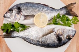 El pescado está incluido en la dieta mediterránea y tiene efectos cardiosaludables