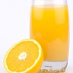 Los investigadores recomiendan manipular correctamente las naranjas, limpiar bien las máquinas expendedoras y servir el jugo en el momento